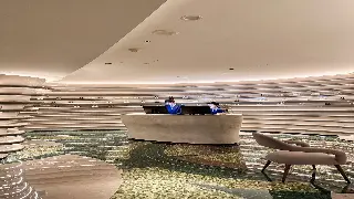 山城棒棒军的养生秘籍：重庆按摩里的麻辣江湖，你晓得不？